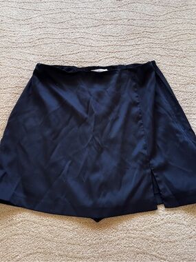 Abercrombie Satin Sculpt Mini Skort (L) (Black)
